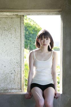她房间里的云