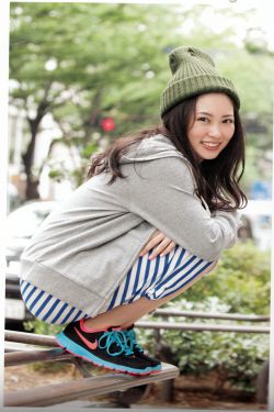 女仆色
